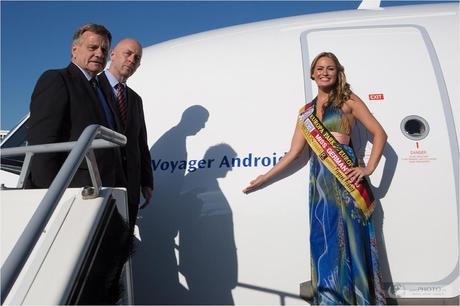 Hartmut Mehdorn, Miss Germany Anne Julia Hagen und Uwe Balser (Vorstandsmitglied Condor)