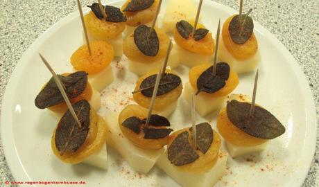 Sherryaprikosen-Spieße mit Manchego, spanische vegetarische Tapas, spanische vegetarische Küche.