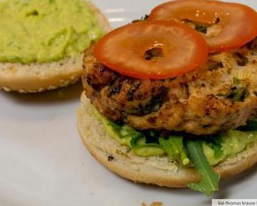 Putenburger mit Guacamole Soße