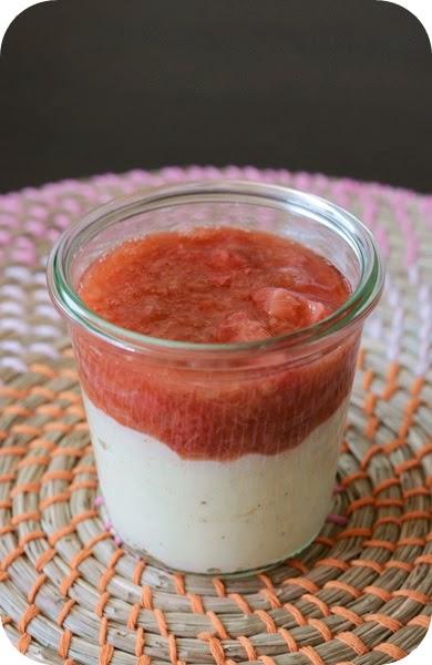 Vanillepudding mit Rhabarer-Erdbeer-Kompott