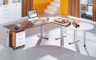 Den Platz im Büro optimal nutzen - Eckschreibtisch