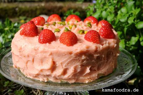Debüt: Erdbeer-Pistazienmousse-Torte