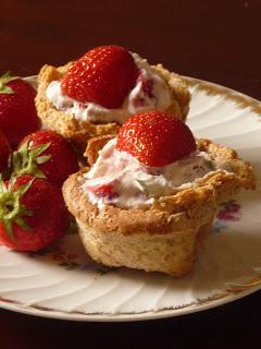 Toast Muffins mit Erdbeer-Ricotta-Creme