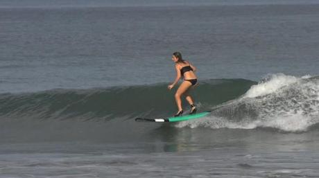Check in Heels   Surfen auf High Heels (Bali, Kuta)