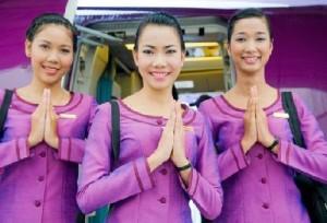 Flugbegleiterinnen von Cambodia Angkor Air 300x204 Jetzt mehr Anschlussflüge von Siem Reap