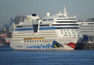 AIDA Cruises lädt ein zu Schiffsbesichtigungen in Warnemünde und Hamburg