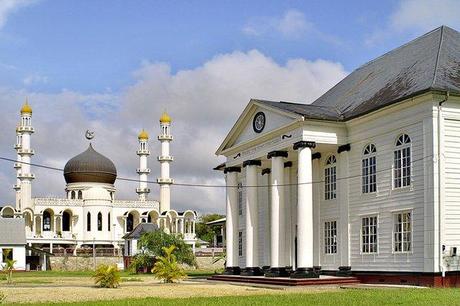 Moschee und Synagoge © Tourism-Foundation