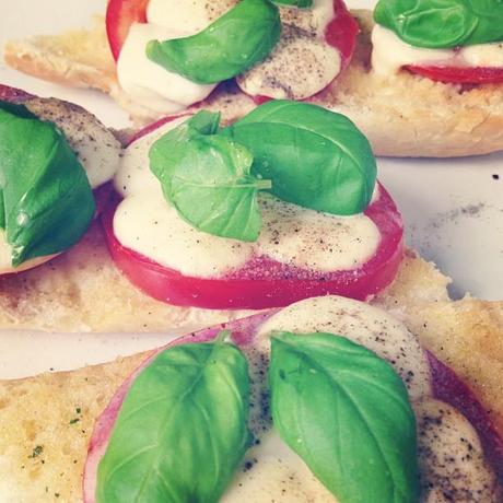 Tomate Mozzarella Basilikum Baguette Instagram