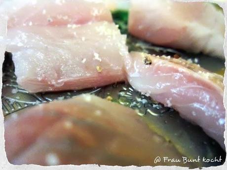 Knusper-Fisch auf Gurken-Tomaten-Salat & Croutons...