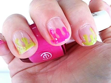♡NOTD♡ Dripping Nails Neon