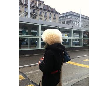 Vom Pelzhut zu den nackt Badenden