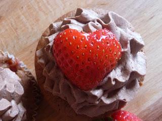 Erdbeer-Schoko-Cupcakes