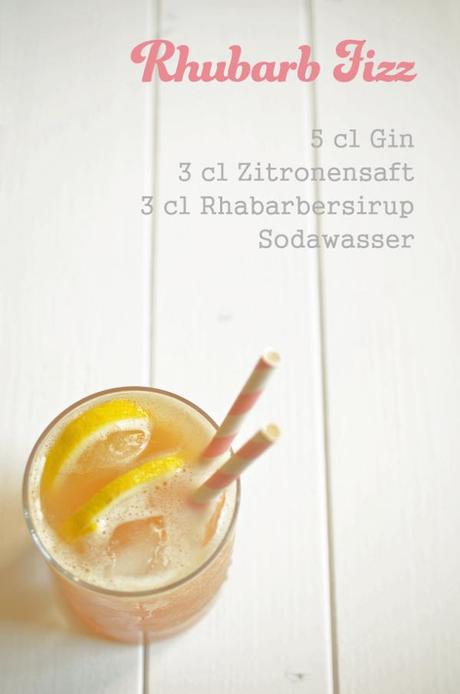 Cocktail-Rezept: Rhubarb Fizz - eine Abwandllung des Gin Fizz mit Rabarbersirup