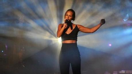 Alicia Keys live @ iTunes Festival London 2012 (komplettes Konzert auf youtube)