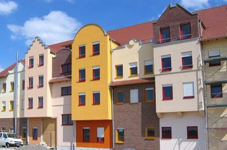 Mit pastösen Putzen sind auch bunte Hausfassaden kein Problem. Foto: djd/Fachgruppe Putz & Dekor