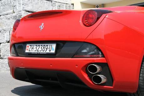 Ein perfekter Urlaubsstart im Ferrari California 30