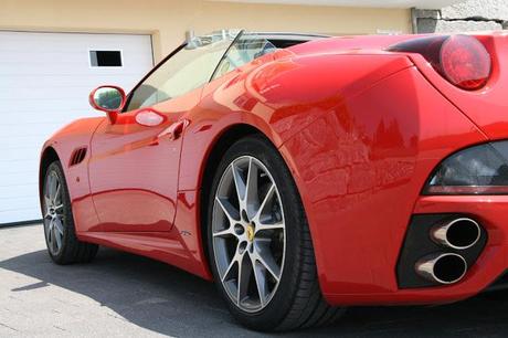 Ein perfekter Urlaubsstart im Ferrari California 30