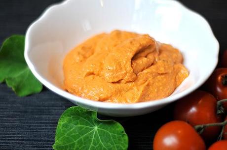 Tomaten-Basilikum-Hummus vegan