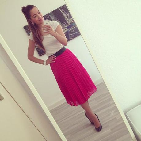 Fuchsia plaid skirt - Todays Outfit