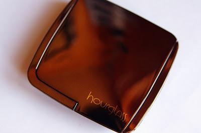 Review: Hourglass Ambient Lighting Powder 