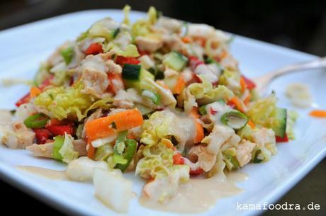 Thai Style Chicken Salad mit geröstetem Reis