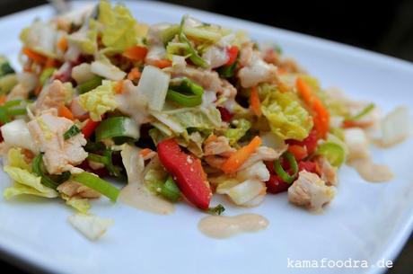 Thai Style Chicken Salad mit geröstetem Reis
