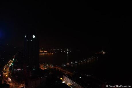 Qingdao - Blick auf das Meer bei Nacht