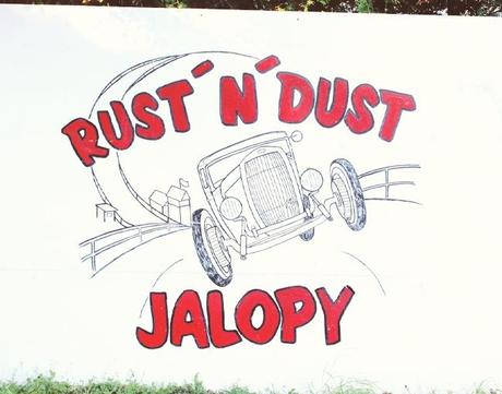Ohren zu, Bauch frei und Mund auf beim Rust ´n´Dust Jalopy!