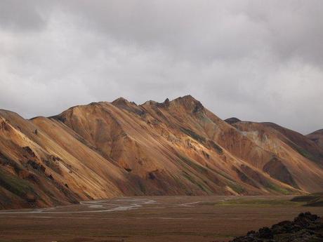 Farbenreiche Vulkanlandschaft um Landmannalaugar in Island