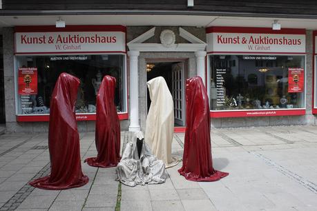 kunstauktion-Tegernsee-Ginhart-contemporary-art-sculpture-modern-arts-antique-auction-guardians-of-time-waechter-der-zeit-kielnhofer-4913