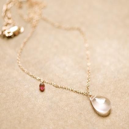 rosé-gold necklace with moonstone, Roségoldkette mit Mondstein