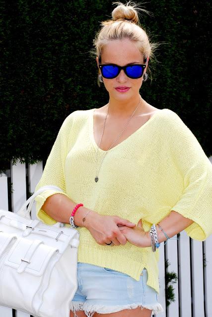 Tuesday to go: neon sweater with shorts