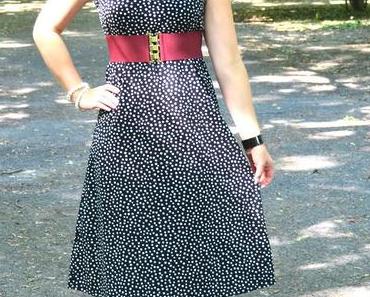 Outfit: Pünktchenkleid von Peter Hahn