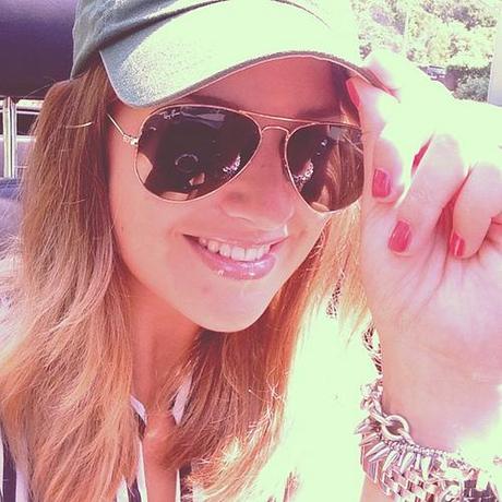 Heute: Undercover Cabrio fahren  #summer #sun #sunnies #rayban #cap #snapback #ralphlauren #polo #stellaanddot #smile #face #blogger #blog #fashionblogger #fashionblogger #fashion #driving #car #audi #auditt #cabrio #convertable
