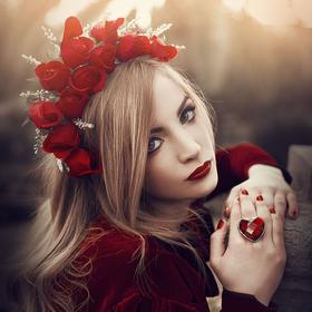 The lady in red by Rebeca  Saray on 500px.com