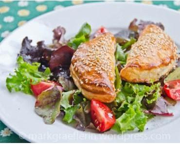 Mediterrane Feta-Sesam-Taschen