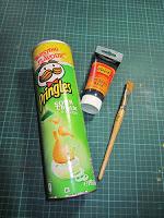 Upcycling: Muschelvase aus Pringlesverpackung