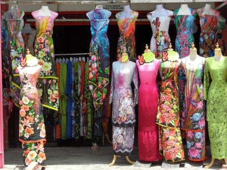 Die typischen Kleider der Frauen hier in Terengganu