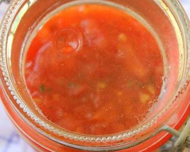 Geschälte Tomaten als Wintervorrat