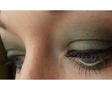 Makeup: grüne Smokey Eyes