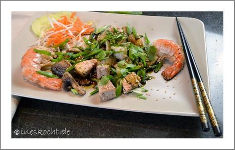Crossover Fischsalat mit Garnelen und Kürbiskernöl