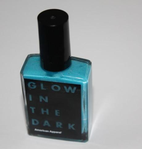 Getestet und geswatcht: American Apparell Glow in the Dark Nail Polish Neptune