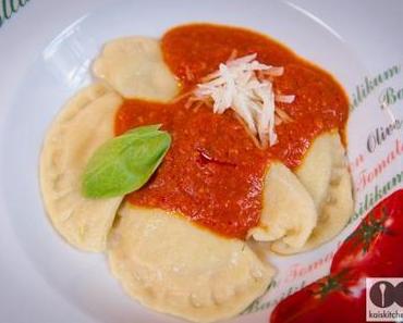 Ravioli mit Tomaten-Rucola Füllung