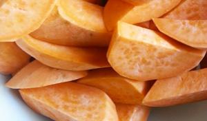 Süßkartoffel-Ecken-roh © Taco