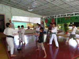 Karate Unterricht im Fitness Resort Sihanoukville 300x225 Karate Unterricht für Kinder in Sihanoukville