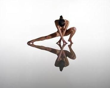 contemporary body art sculpture by Manfred Kielnhofer Kili water reflection nude art photoraphy
