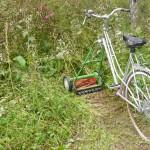 Fahrrad mit Rasenmäher als Vorderrad Aah-Yeah