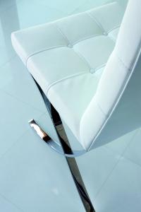 Ledersessel weiß ohne Lehnen modern mit Chromfüßen Bild: Italy Dream Design