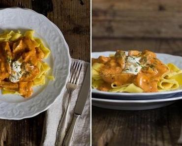 Bandnudeln mit Tomaten Hähnchenragout