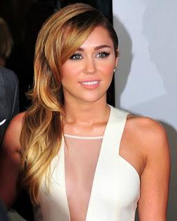 Sinead O'Connor streitet sich online mit Miley Cyrus